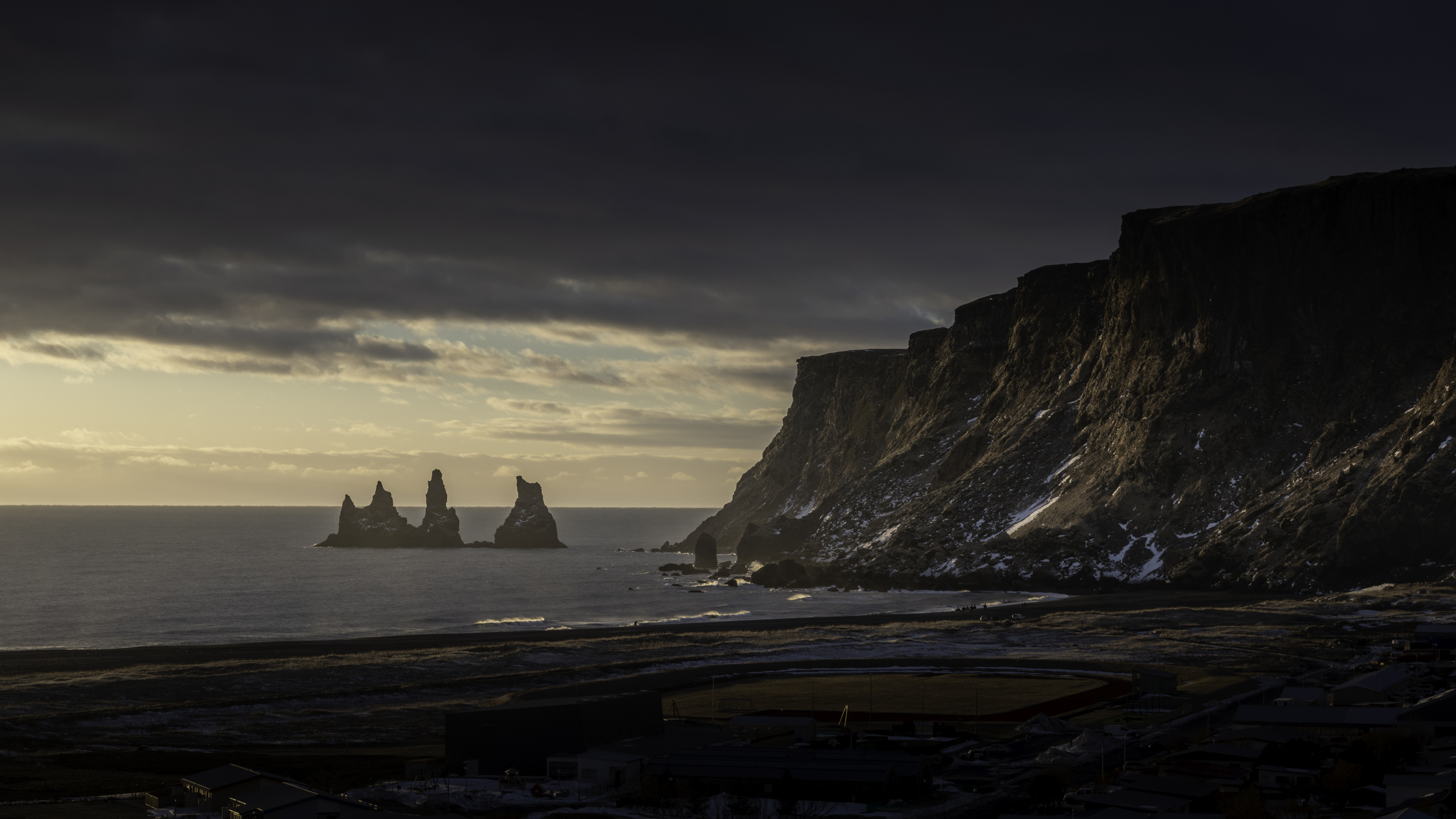 Small group Tour: South Coast Hidden Gems and Lava Show