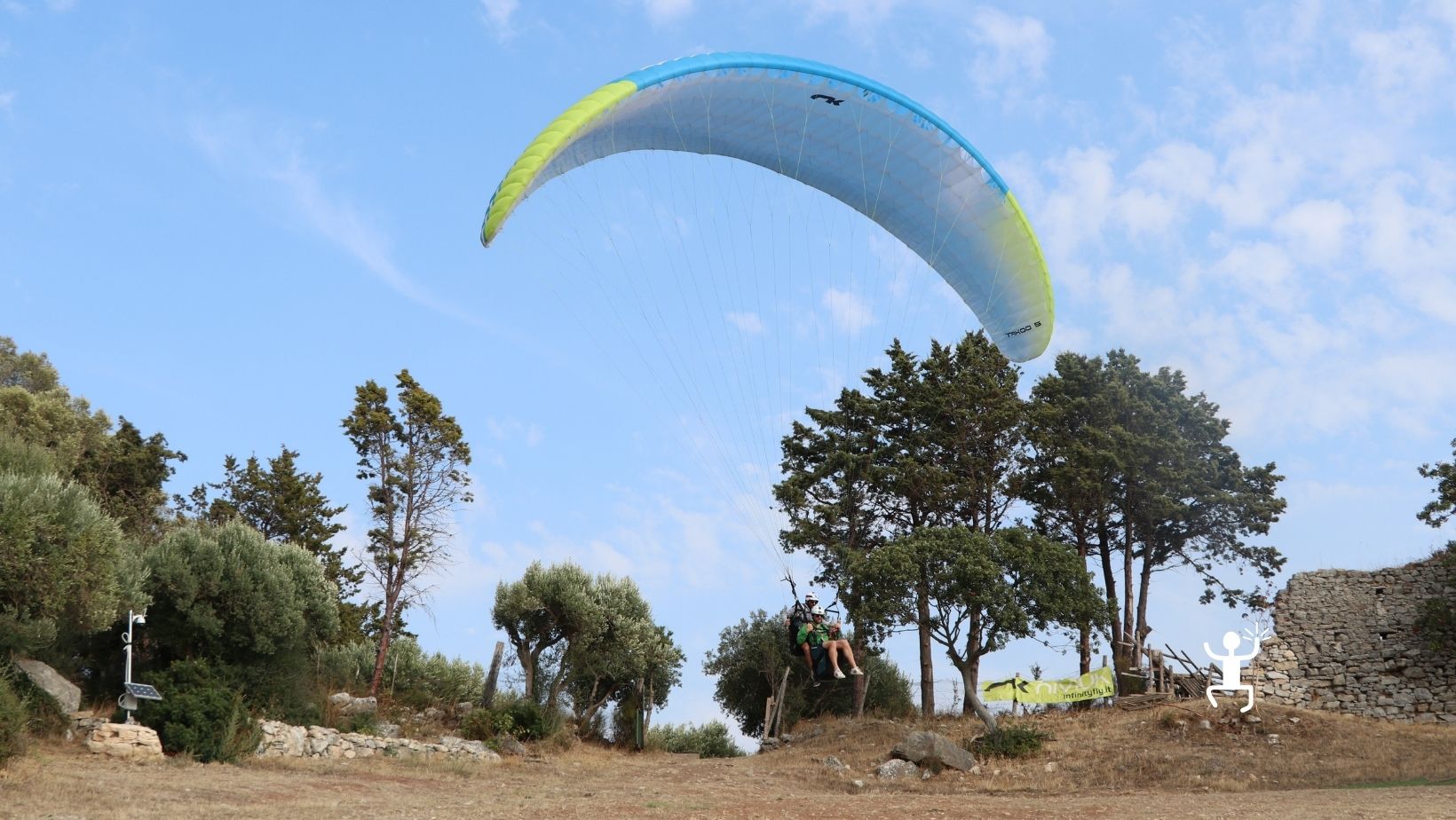 Cilento: tandem paragliding flight over Capaccio Paestum - Photo 4