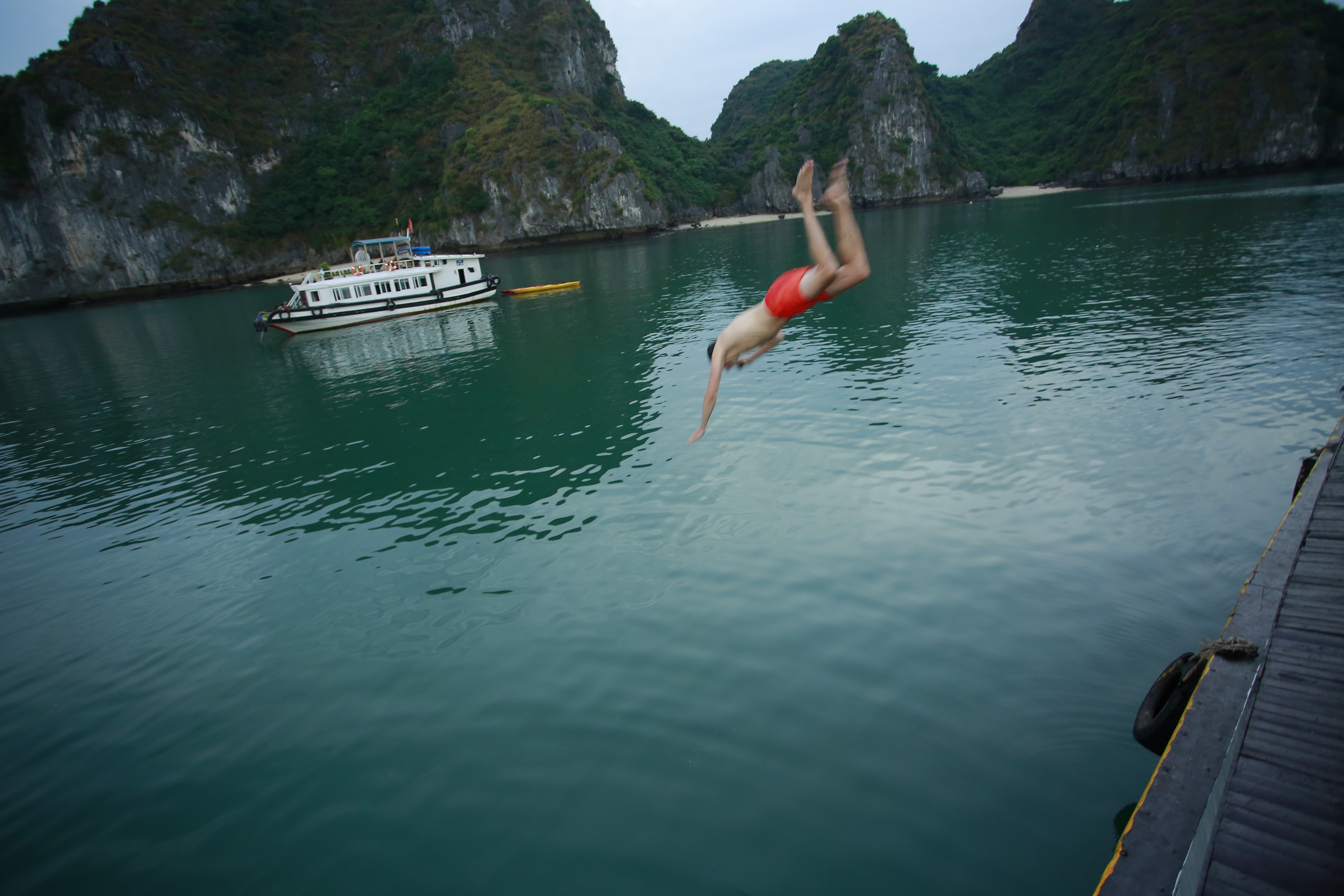 Private 10 Day Tour From The North to Central of Vietnam – Image 1 | WeShare