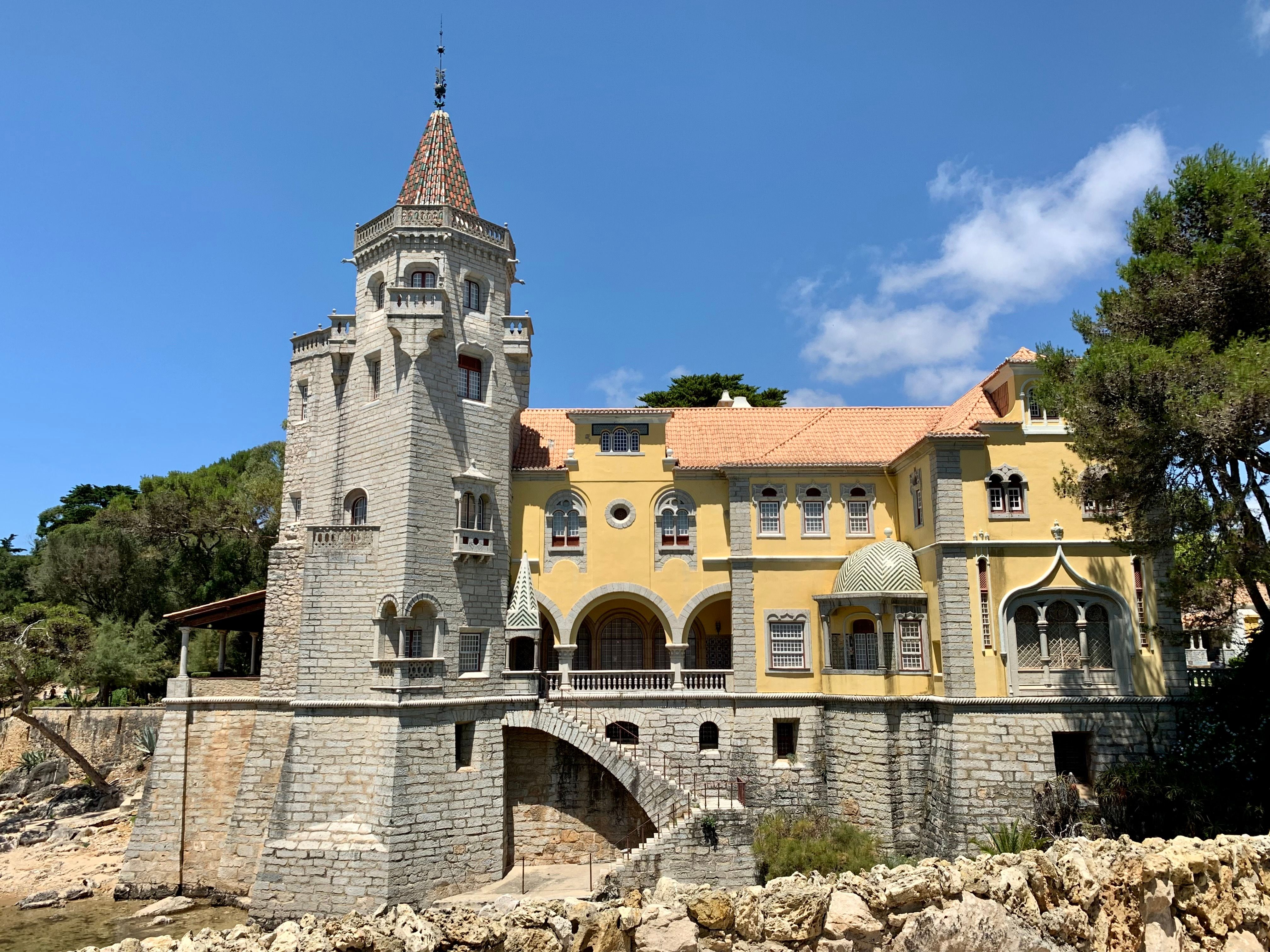 Private Sintra & Cascais Tour from Lisbon with Pena Palace Ticket