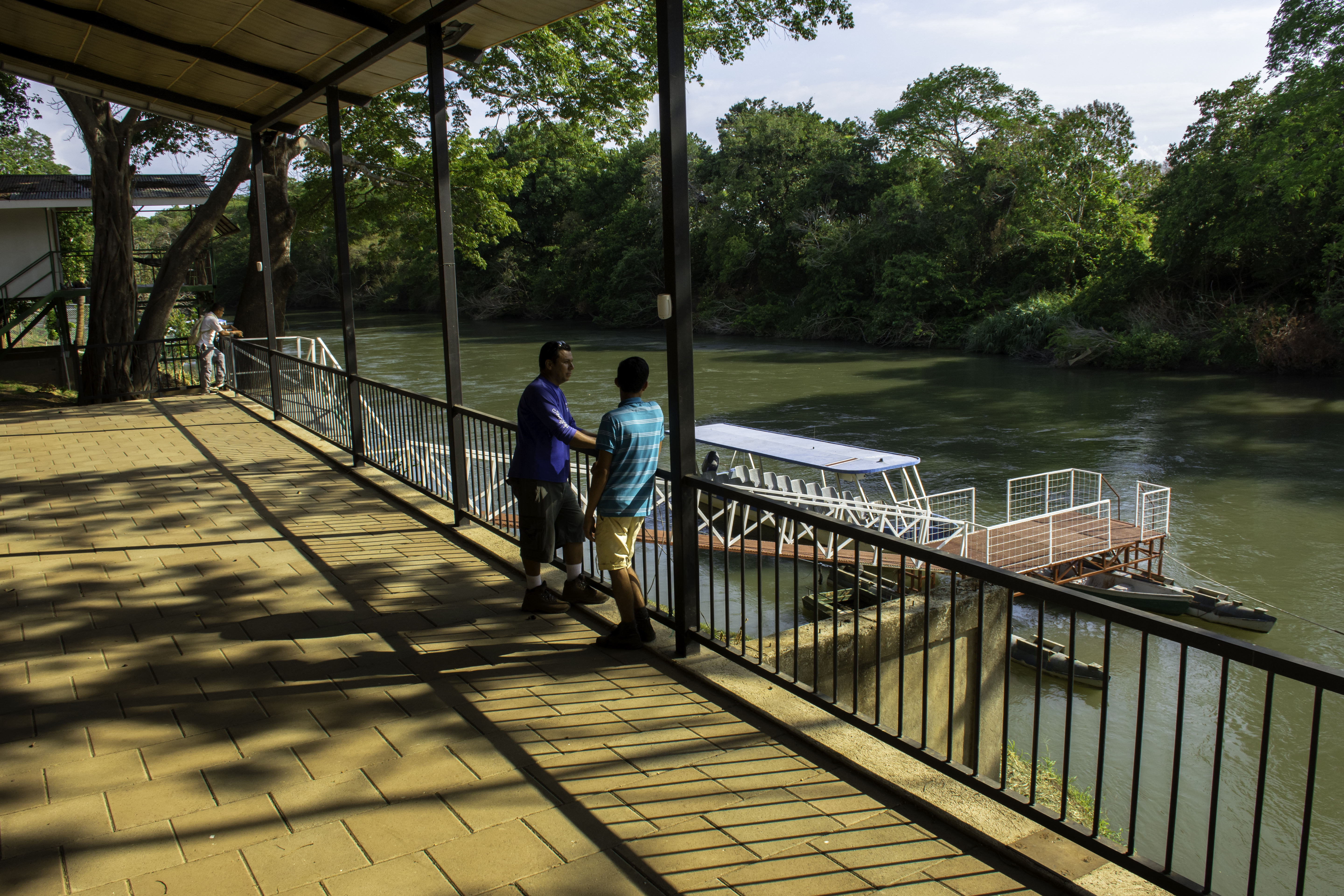 Safari en barco por Palo Verde más catarata Cortés y recorrido por la ciudad de Liberia y compras - Foto 4