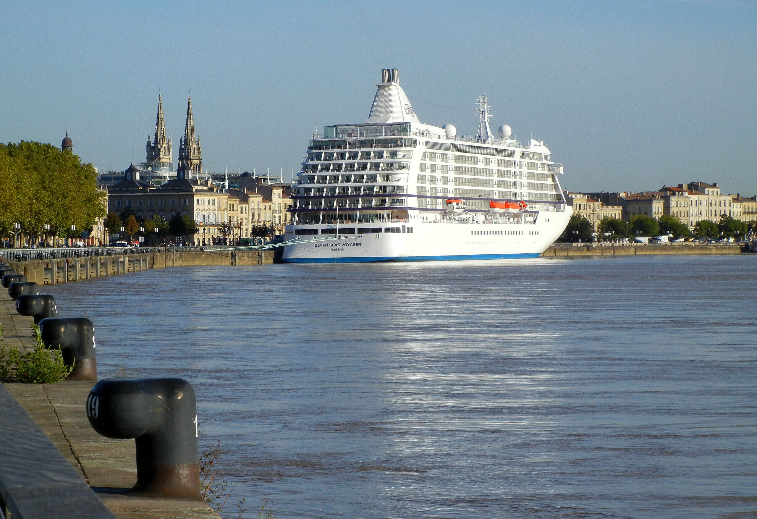 Bordeaux: St. Emilion Wine Tour with Private Shore Excursion