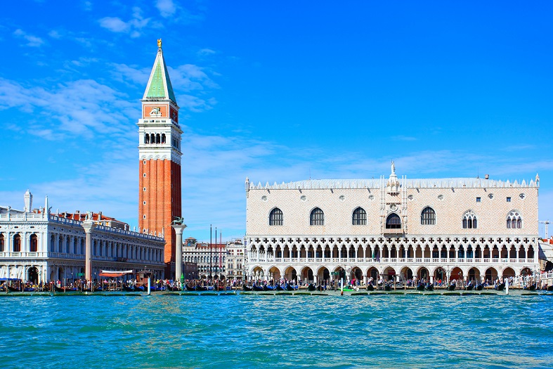 Gondola Ride in Venice – Image 3 | WeShare