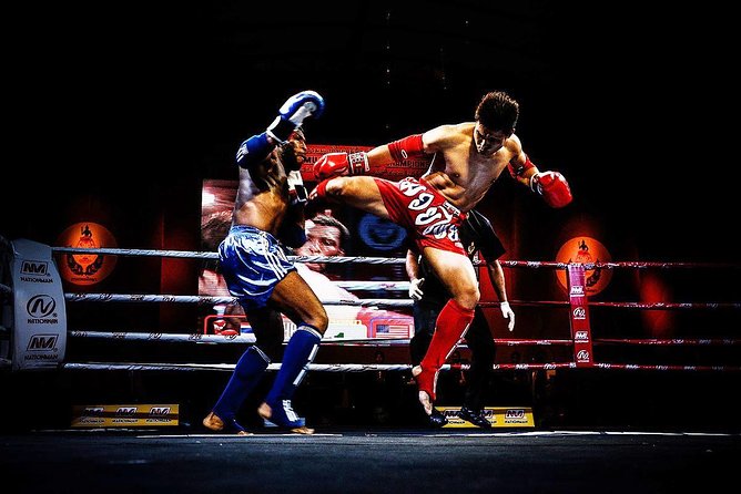 CHIANGMAI: ESTADIO THAPAE Lucha de muay thai