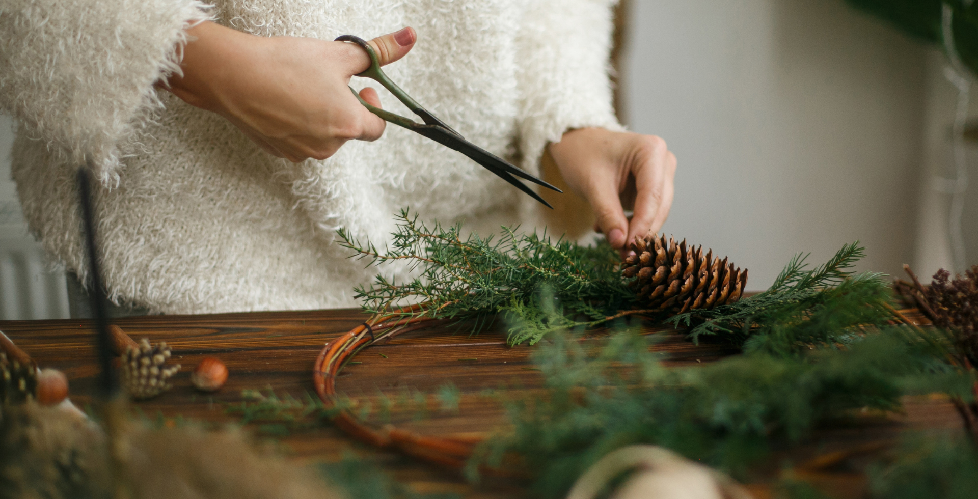 Christmas Wreath Making Experience – photo 3
