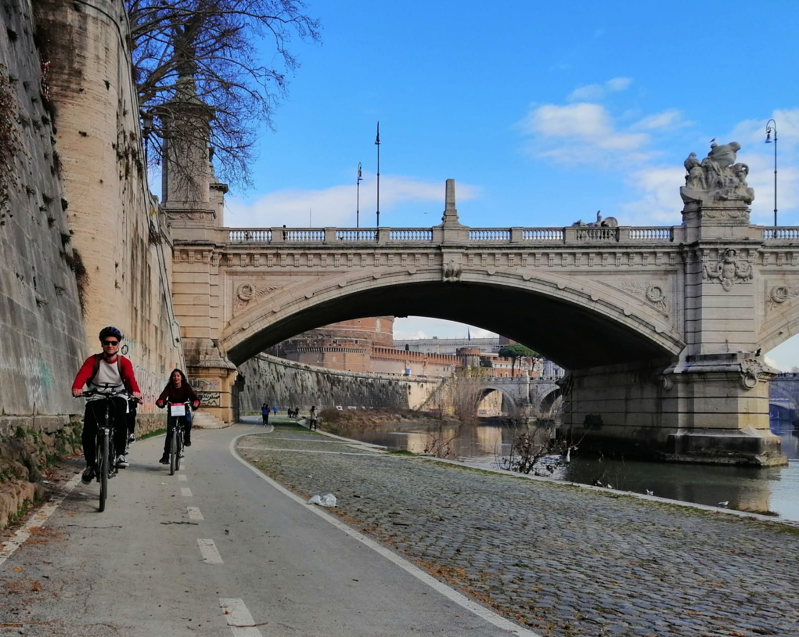 Electric Bike Rental at Lungotevere - Photo 3