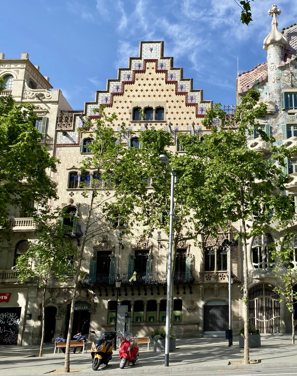 Gaudí & Barcelona Legends - Photo 16