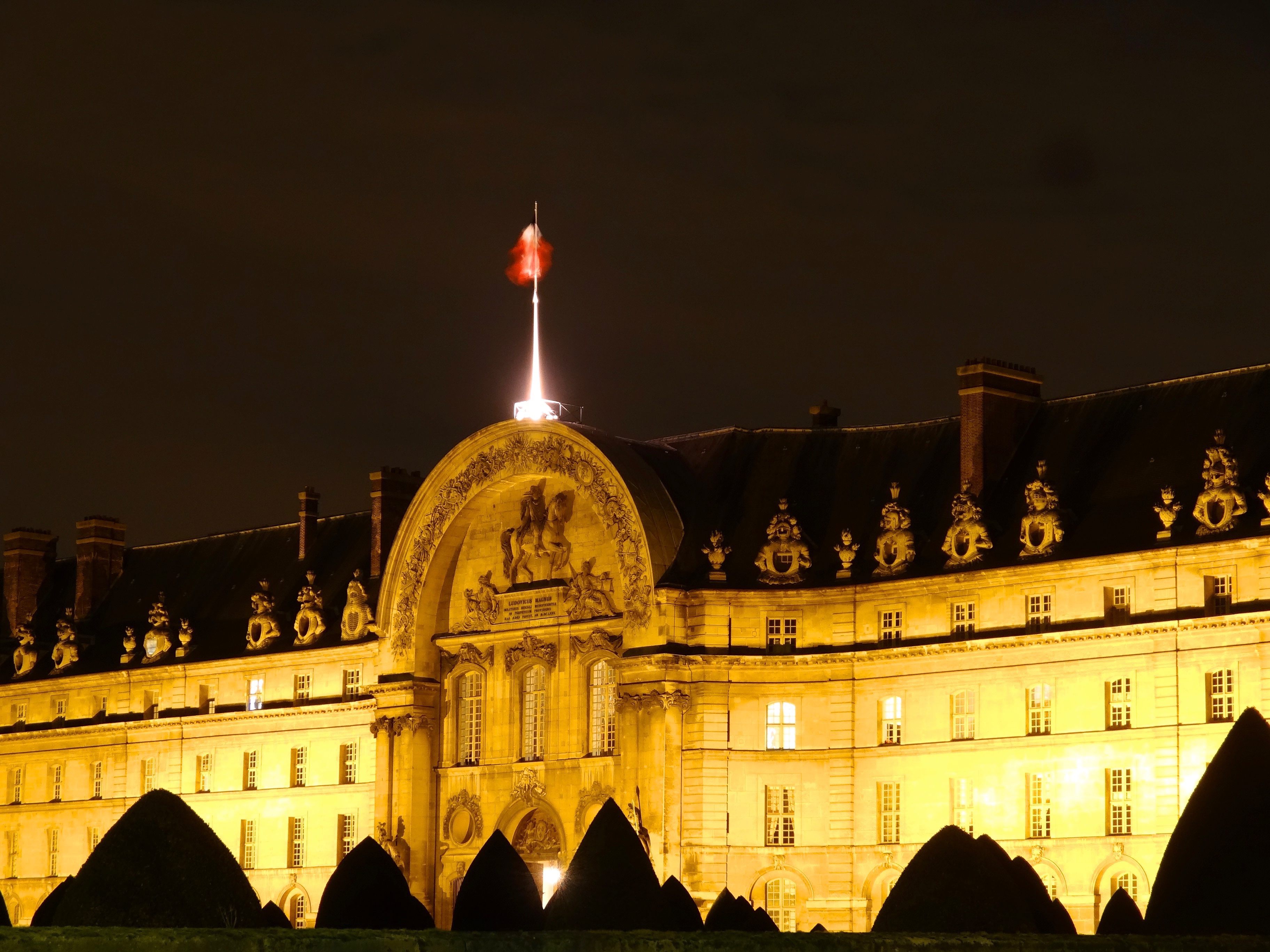 PRIVATE PARIS BY NIGHT >> Illumination Tour - Photo 8