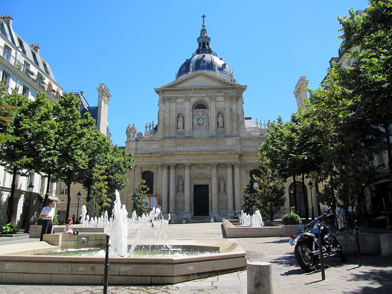 Latin Quarter – Roman Ruins & Gothic Churches Walking Audio Tour