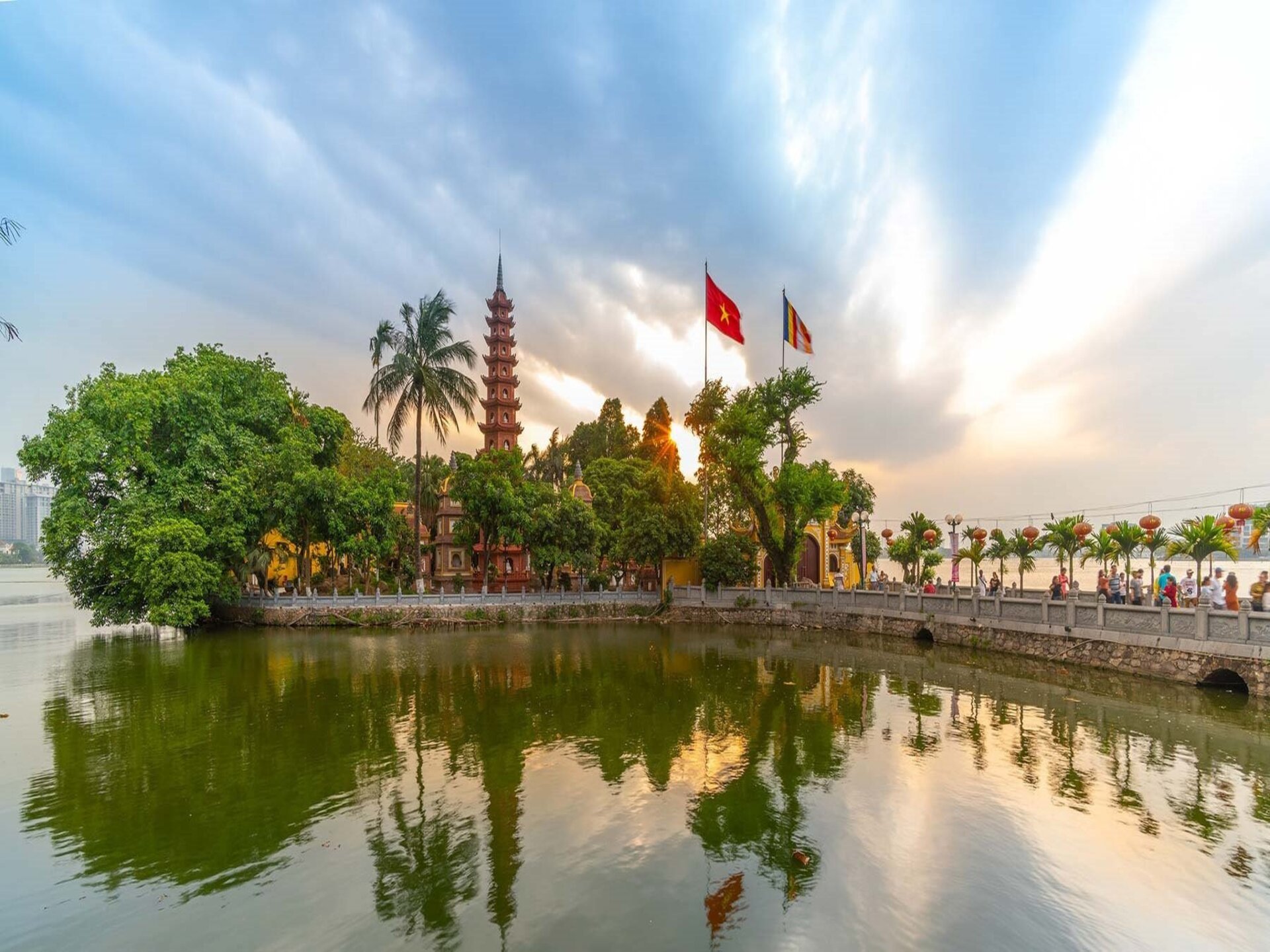 Ciudad de Hanoi: recorrido por la historia de la guerra, la calle del tren y la comida callejera