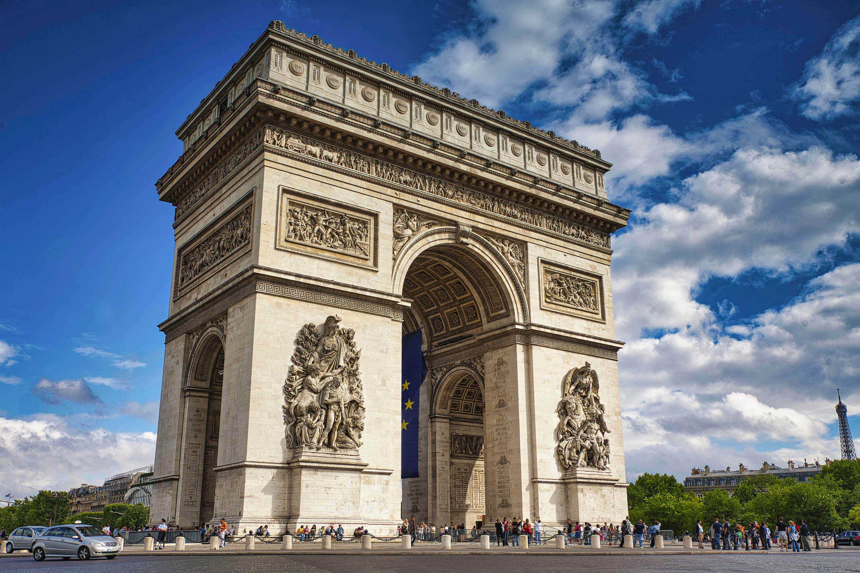 Paris, Arc de Triomphe: tour with audio guide