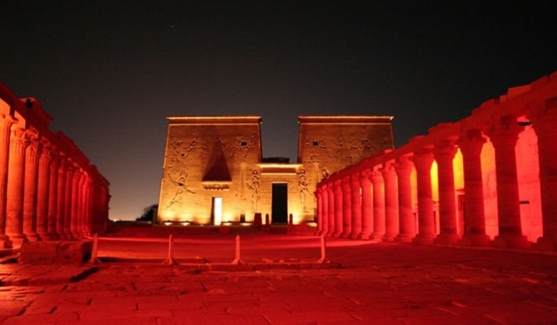 Espectáculo de luz y sonido en el templo de Philae Isis