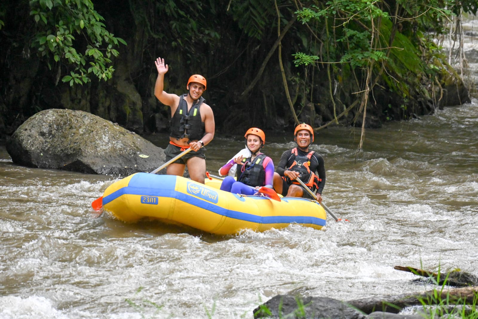 Tour privado de día completo con columpio en Bali y rafting en Ubud