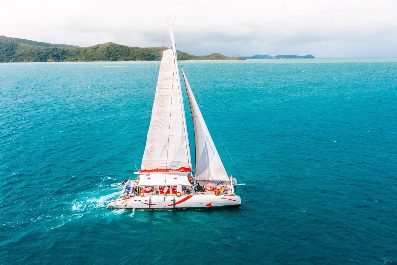 Experiencia en catamarán de lujo