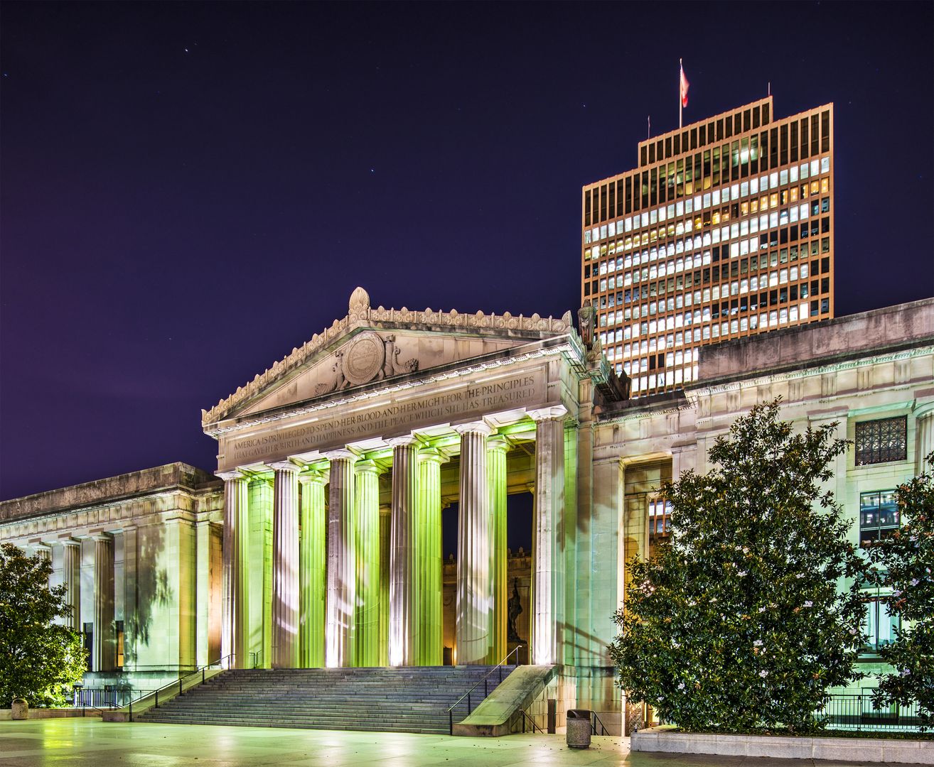 Delightful Downtown Nashville: Discovering Must-See Venues of the Music City with In-App Audio Guide