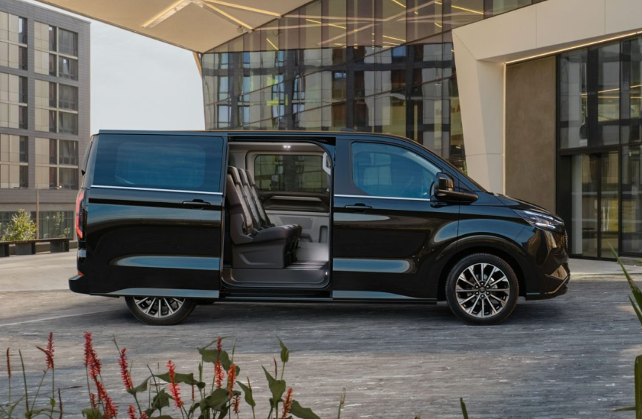 Visit of Pompei and Wine Tasting with Lunch on Vesuvius from Salerno