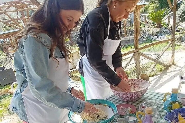 Sorrento: Pizza Making with Wine, Limoncello & Transfer Included - Photo 9